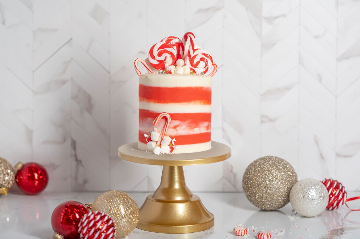 Dazzling and Delicious: How to Add Sparkle to Your Cake