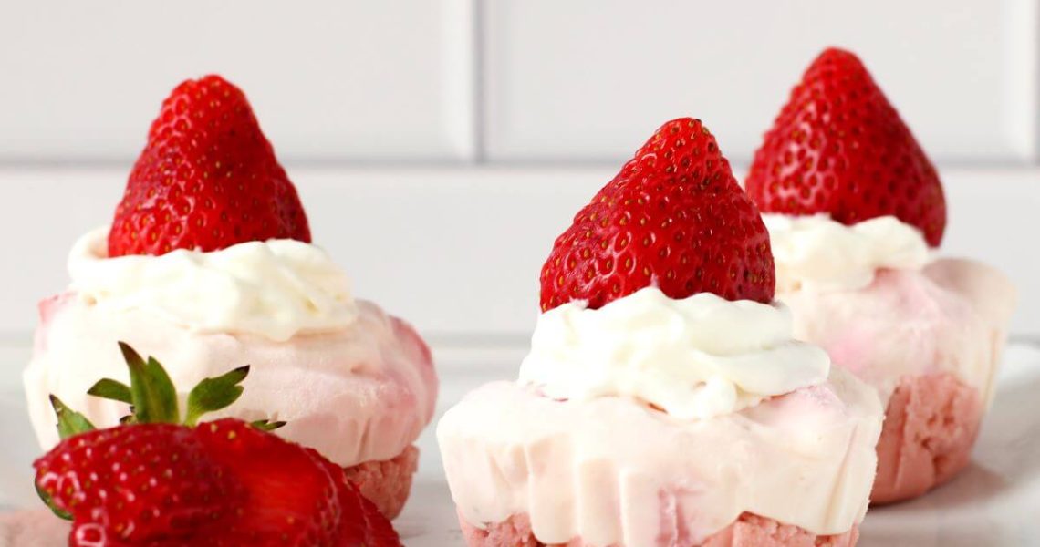 Mini Strawberry Cheesecakes